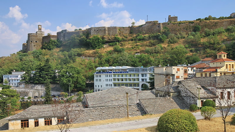 Festung aus dem 12. Jahrhundert und Militärmuseum