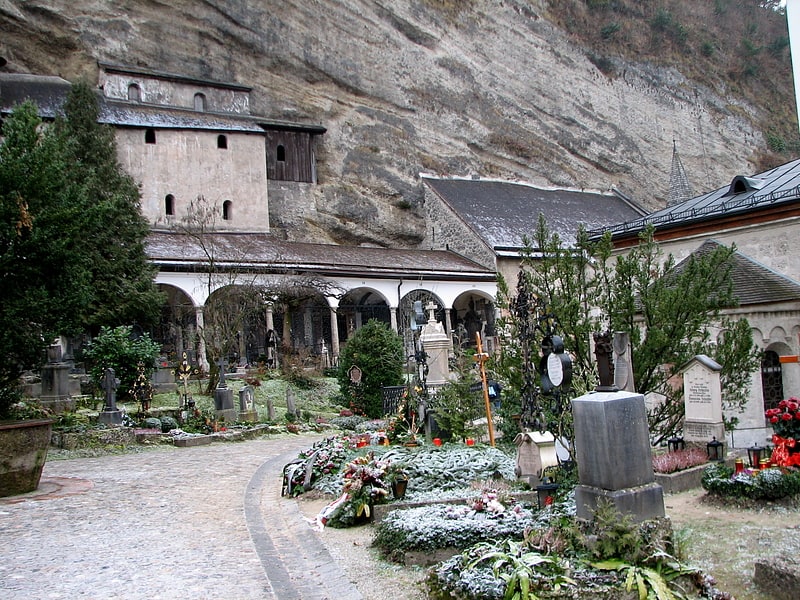 Historische christliche Friedhöfe und Katakomben