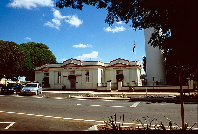 Isis District War Memorial and Shire Council Chambers