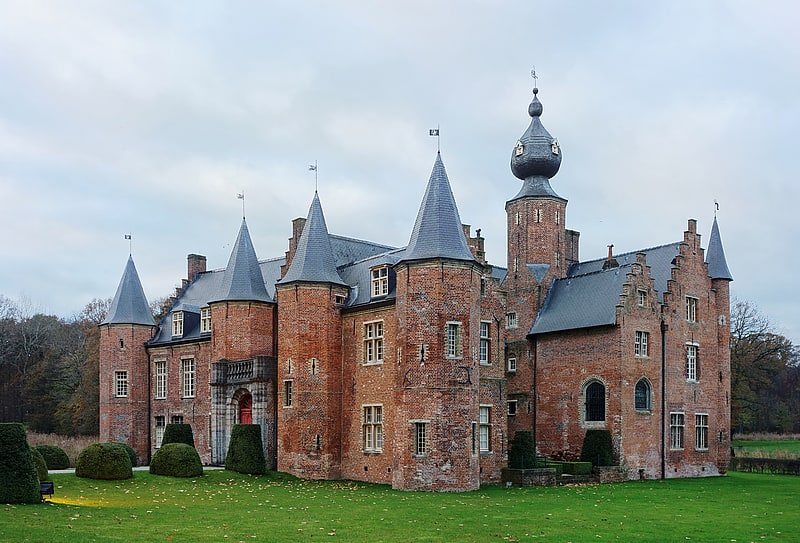 Château fort à Roulers, Belgique
