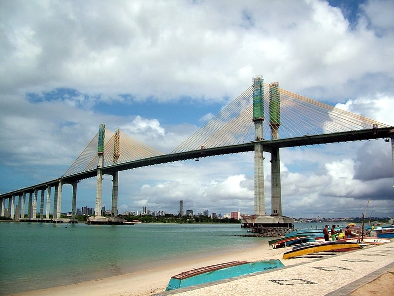 Puente atirantado en Natal, Brasil
