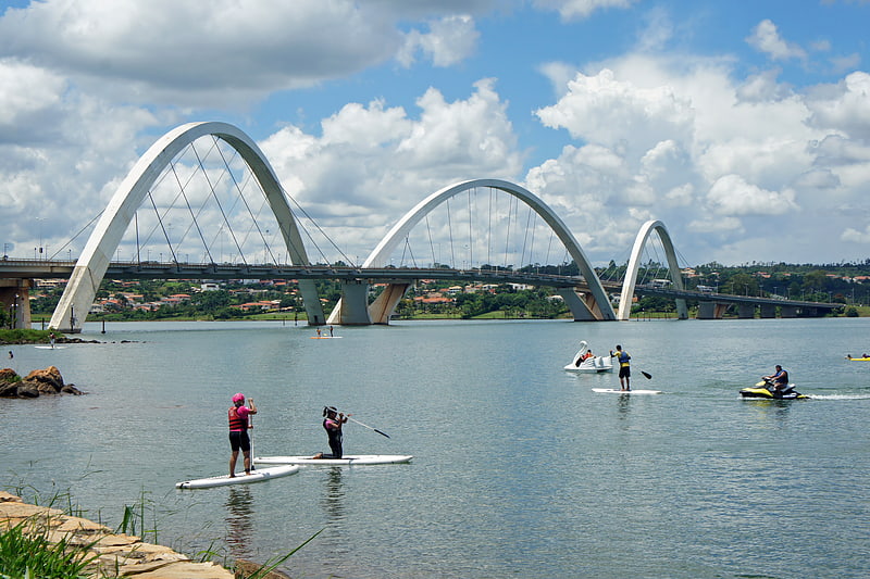 Puente atirantado en Brasilia, Brasil
