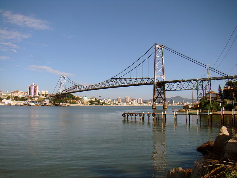 Puente colgante en Florianópolis, Brasil