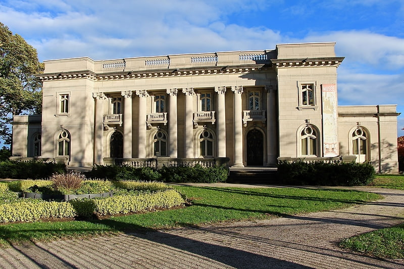 Museo cívico en un palacete del siglo XX