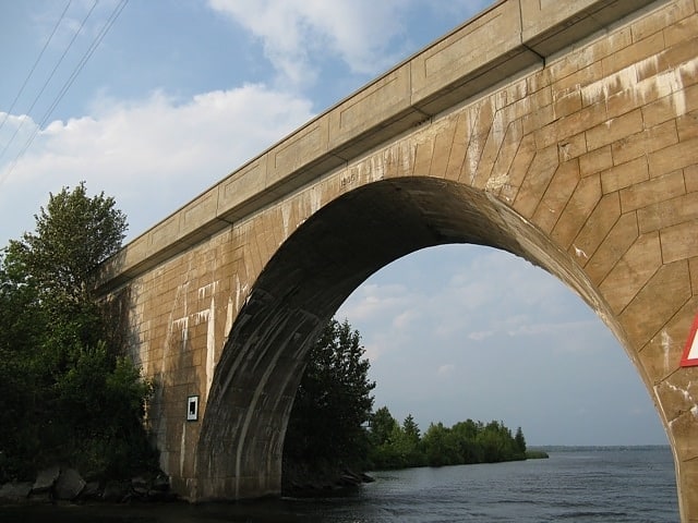 Canal Lake Concrete Arch Bridge