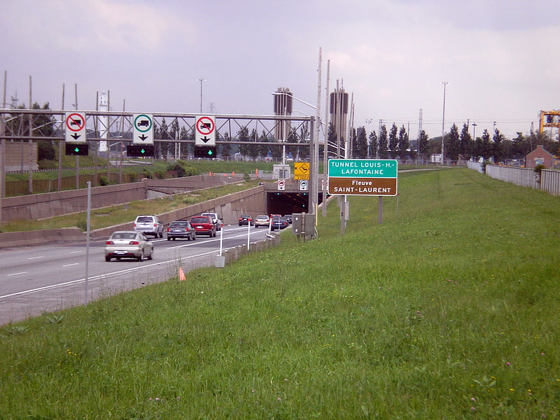 Bridge–tunnel in Québec, Canada