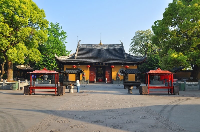 Wiederaufgebaute buddhistische Tempelanlage
