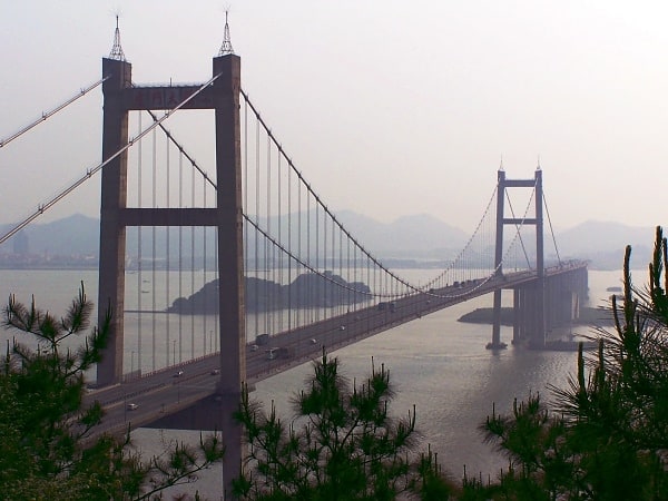 Pont suspendu à Canton, Chine