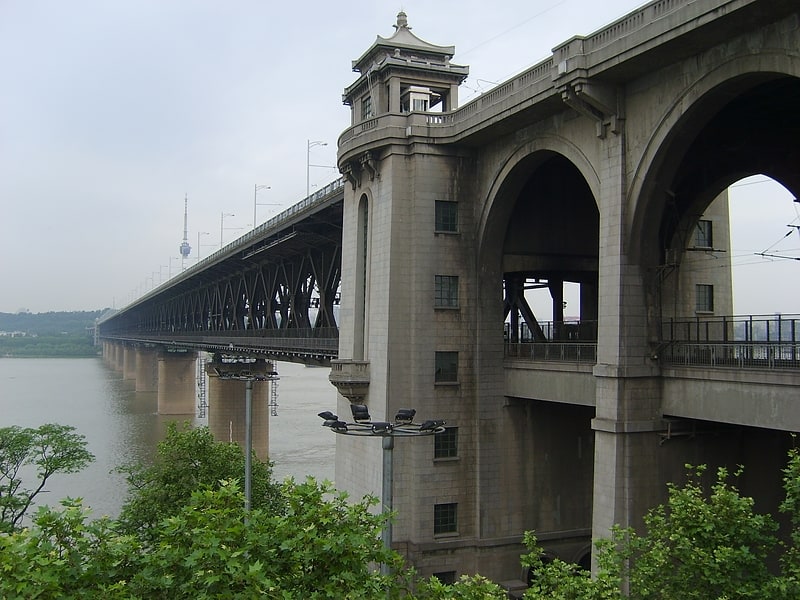 Puente en celosía en Wuhan, China