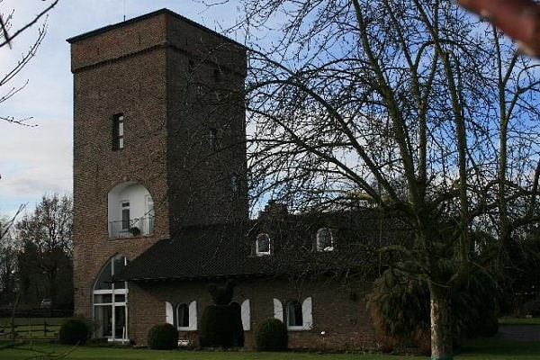 Burgturm im Burgareal