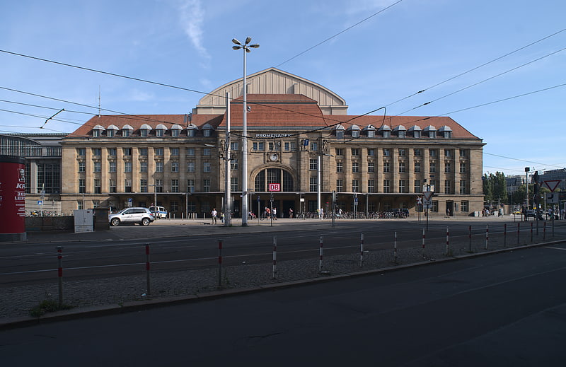 Estación de transporte público en Leipzig, Alemania