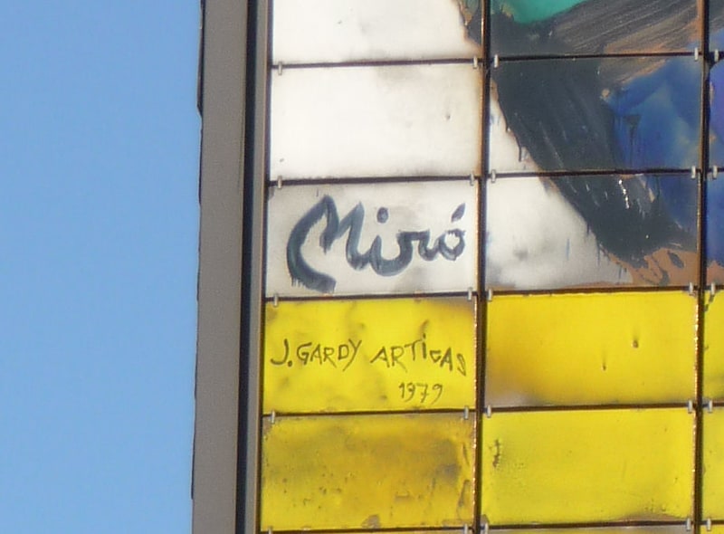 Miró Wall