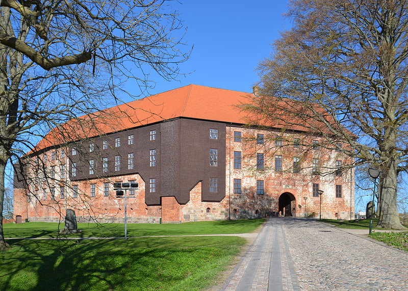 Castillo con museo de historia cultural