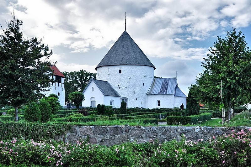 Kościół w Aakirkeby, Dania