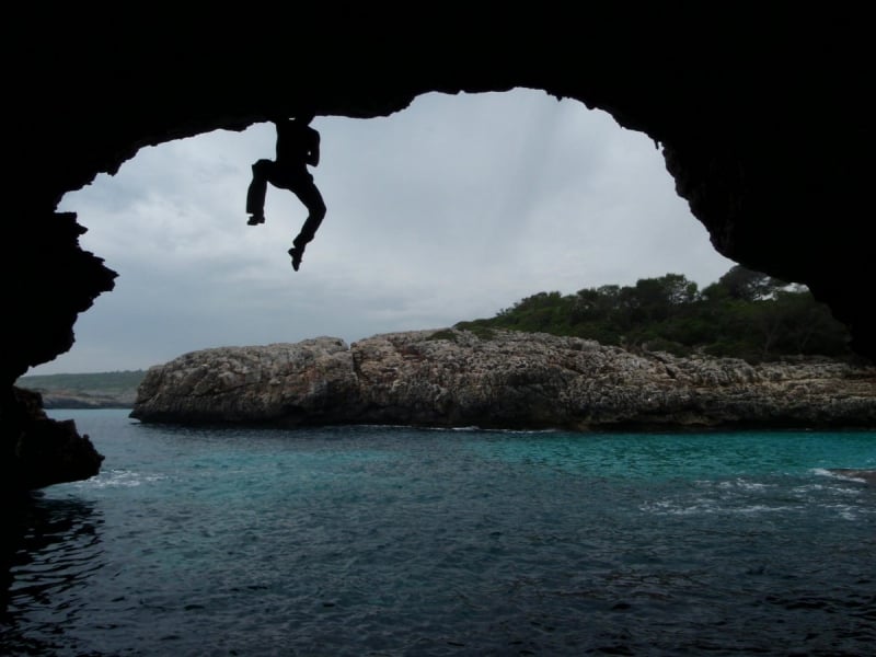 Do Deep Water Soloing in Barques Cove