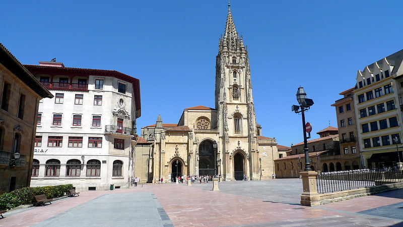 Catedral en Oviedo, España