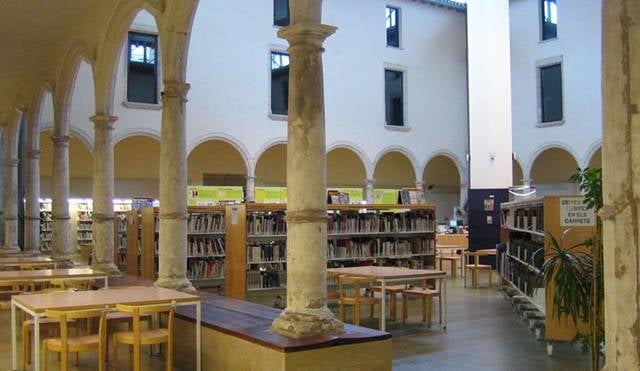 biblioteca pública Joan Triadú
