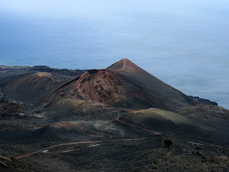 Otwór wulkaniczny aktywny w 1971 roku