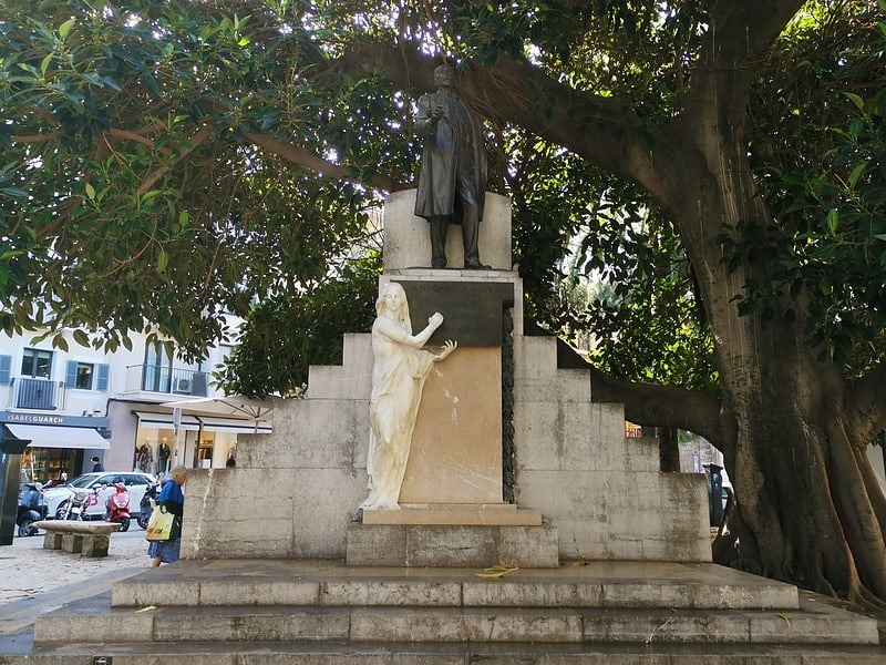 Monument to Antonio Maura