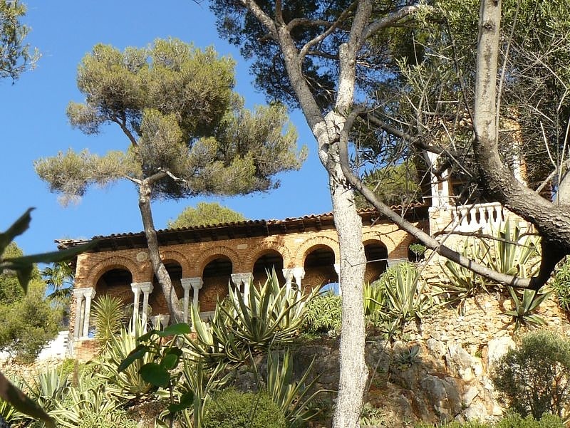 Mansion in Roquebrune-Cap-Martin