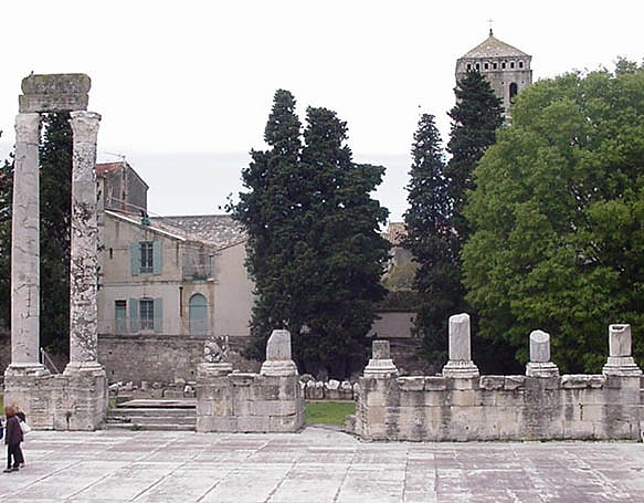 Römische und romanische Denkmäler von Arles