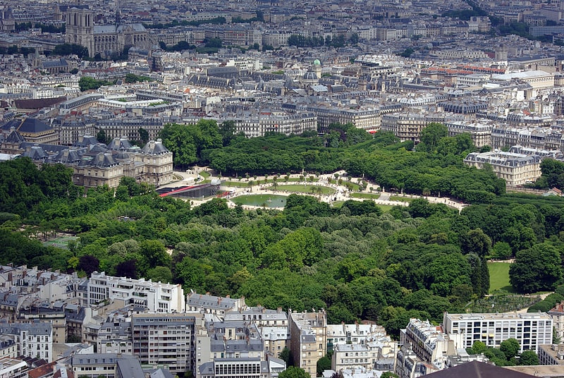 Jardin à Paris, France