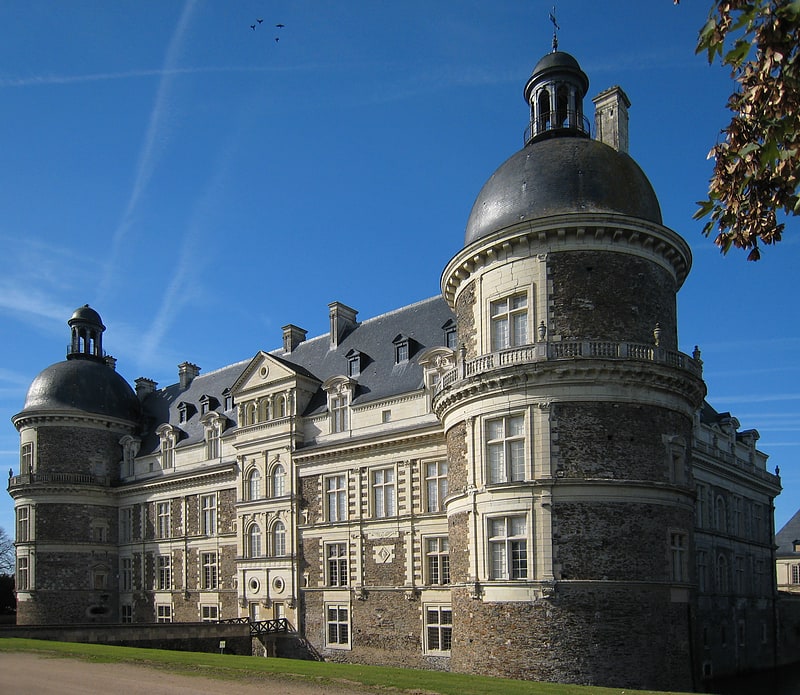 Zamek w Saint-Georges-sur-Loire, Francja