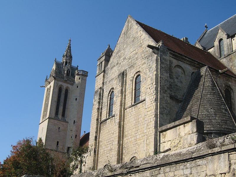 Saint-Nicolas church and cemetery
