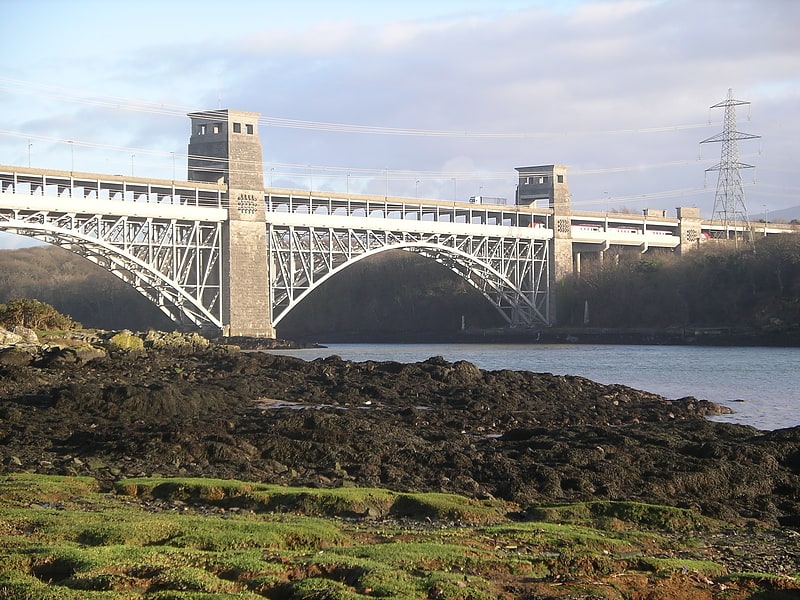 Pont poutre treillis au Royaume-Uni