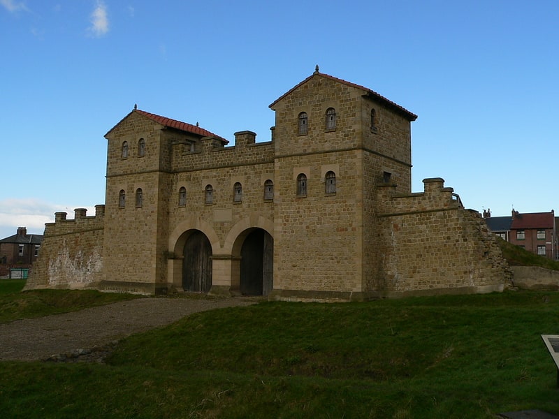 Vestiges d'une ancienne fortification et musée