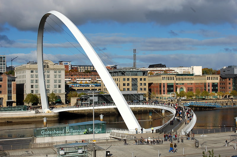Puente de inclinación en Gateshead, Reino Unido