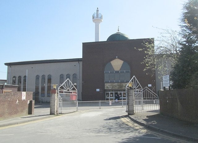 Masjid in Dewsbury, England