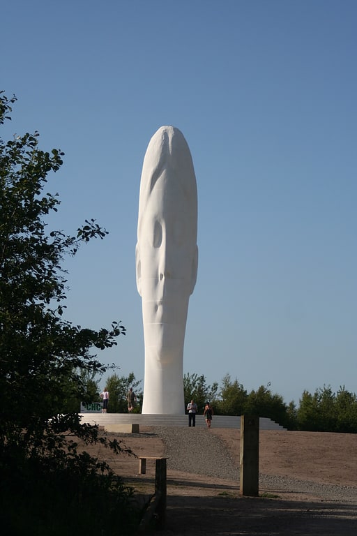 Sculpture by Jaume Plensa