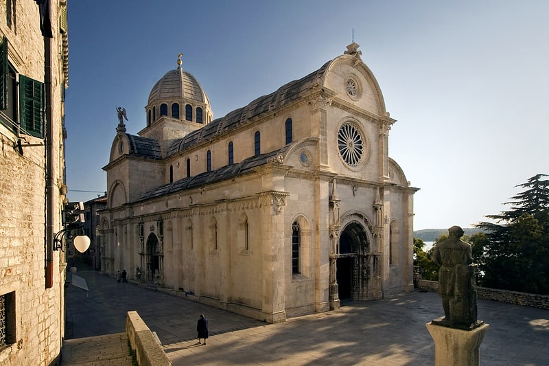 Gotik-Renaissance-Kirche aus Stein