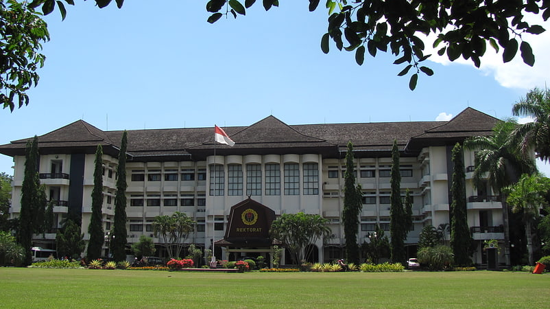 Uczelnia w Mataram, Indonezja