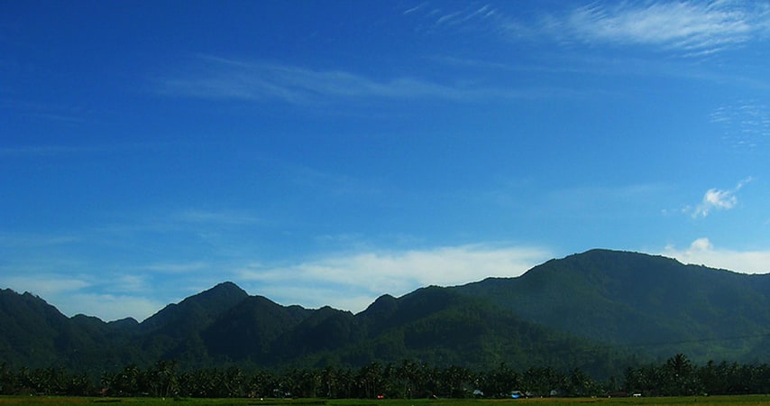 Cadena montañosa en Indonesia