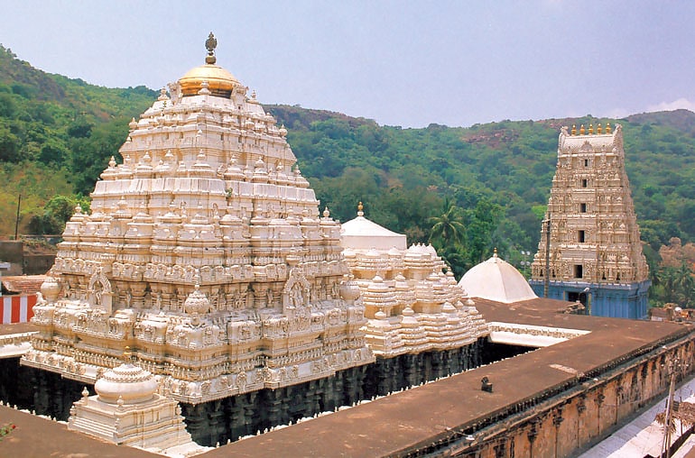 Wahrzeichen des Tempels zu Ehren von Narasimha