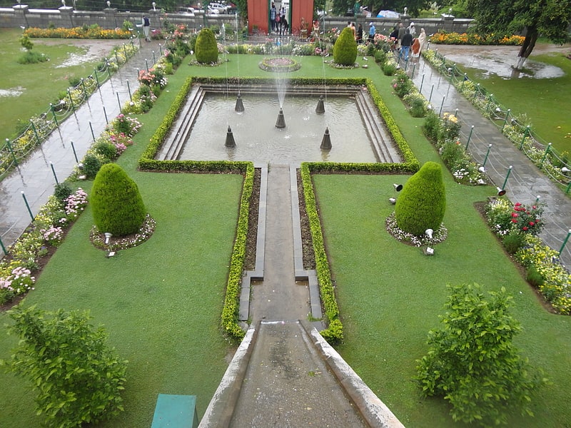 Terrassenförmiger Mogulgarten aus dem 17. Jahrhundert