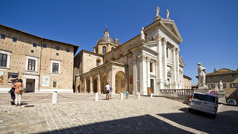 Catedral en Urbino, Italia