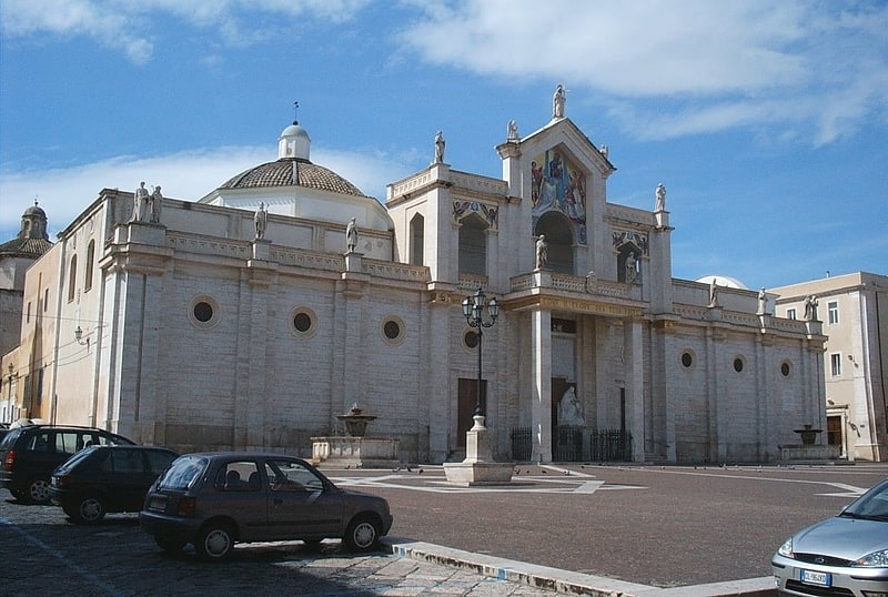 Catedral en Manfredonia, Italia