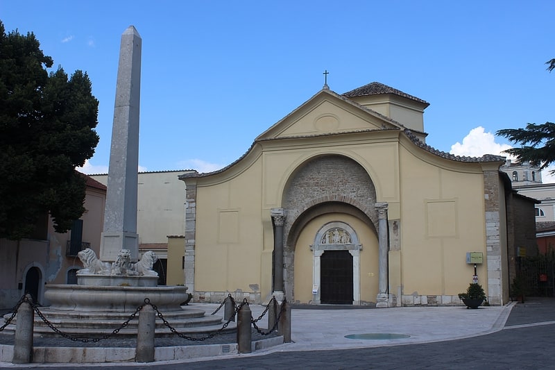 Iglesia católica en Benevento, Italia
