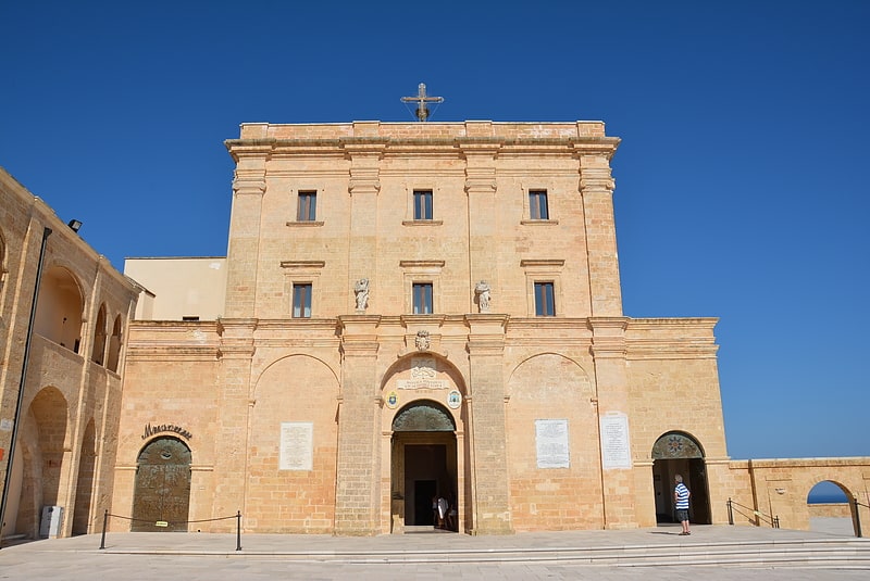 Basilica Santa Maria De Finibus Terrae