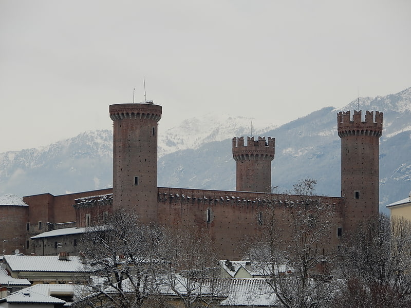Castillo en Ivrea, Italia