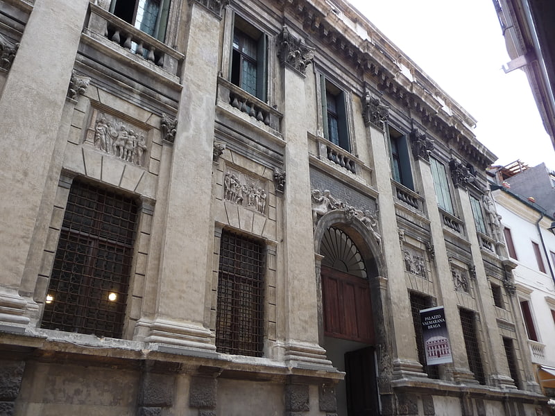 Palazzo Valmarana