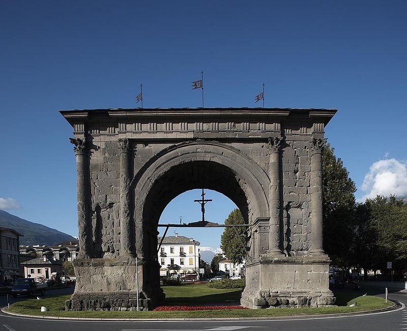 Arco de Augusto de Aosta