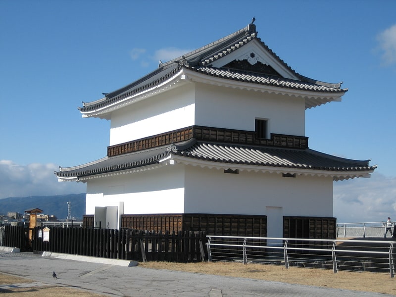 Castillo en Kuwana, Japón