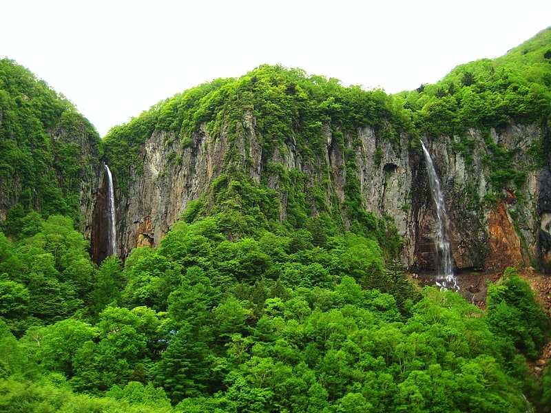Yonako Falls