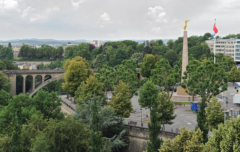 Pomnik w mieście Luksemburg