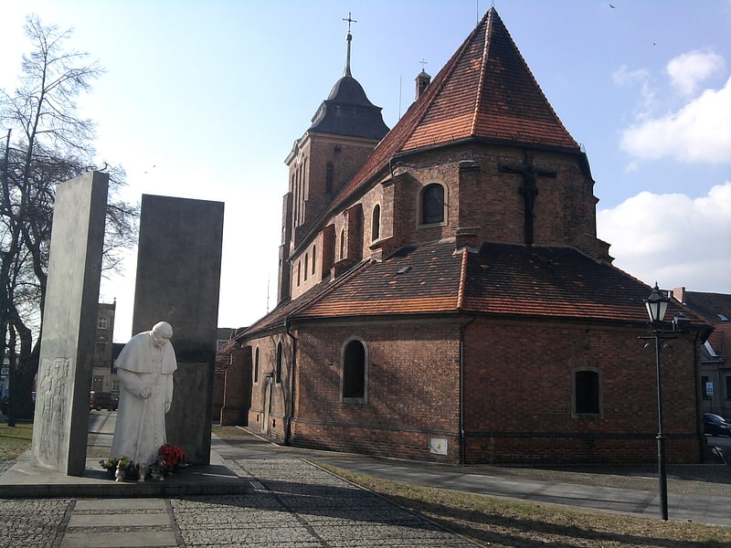 Kościół katolicki we Wrześni, Polska