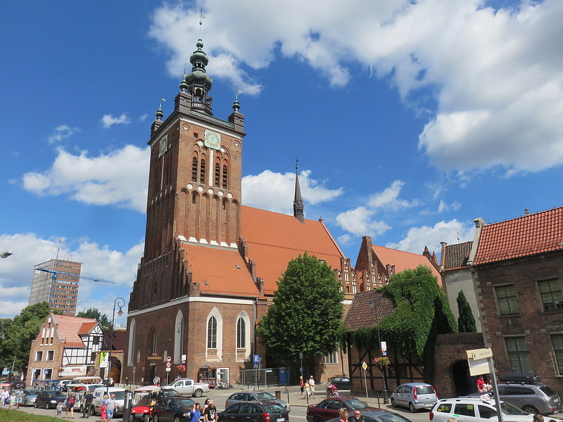 Kirche aus dem Jahr 1300 mit Blick vom Glockenturm